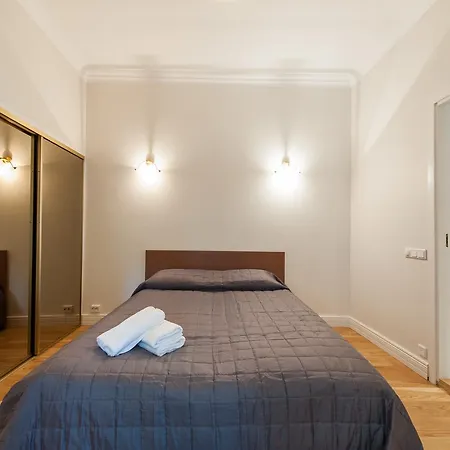 Delta - Old Town View Apartment